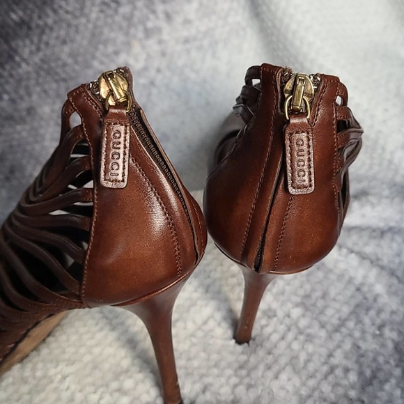 👉GUCCI Inga strappy brown leather peep toe booties - Picture 5 of 7